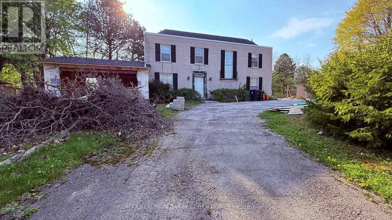 37 Wilket Rd, Toronto, ON M2L 1N9