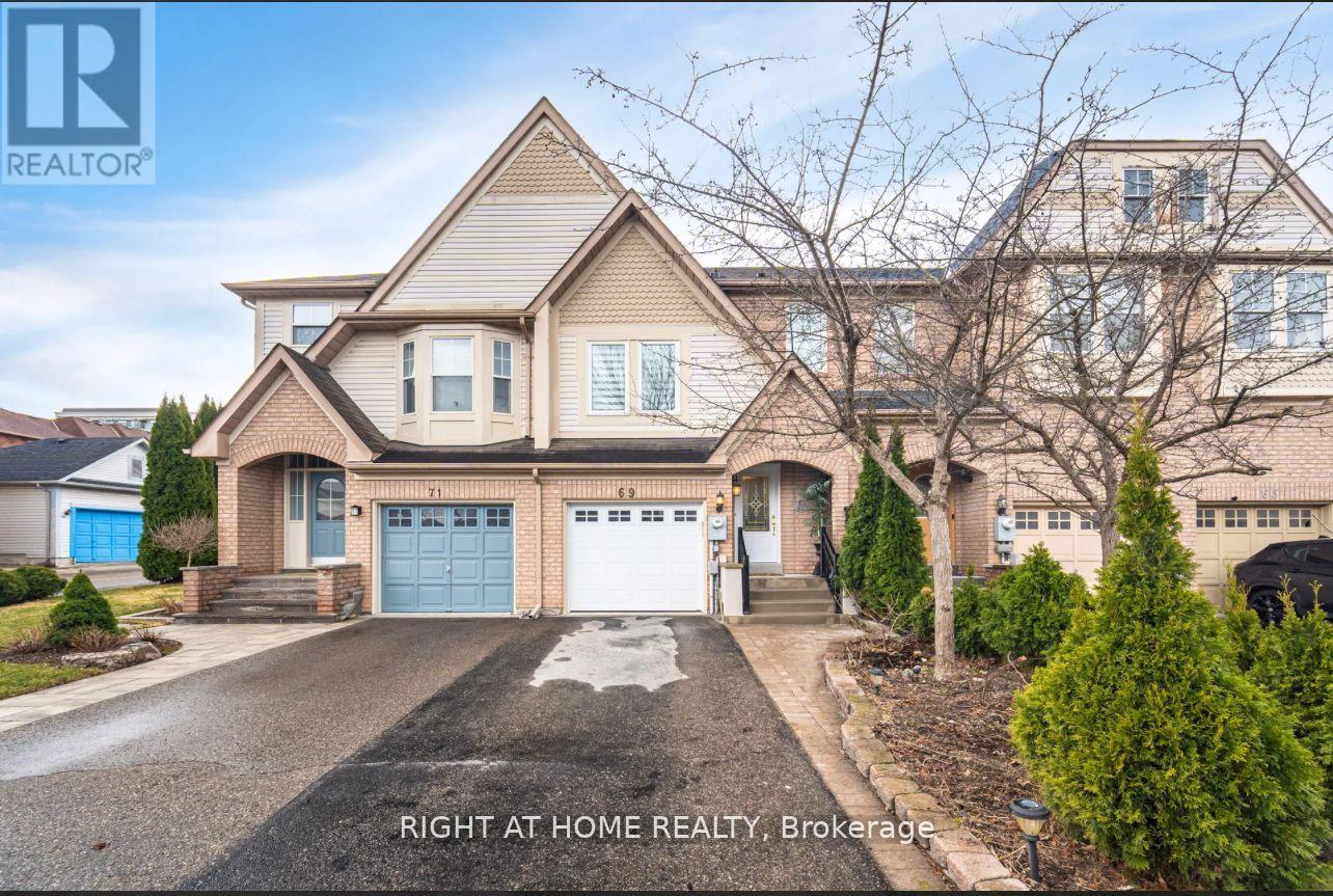 69 Evelyn Buck Ln, Aurora, ON L4G 7J4