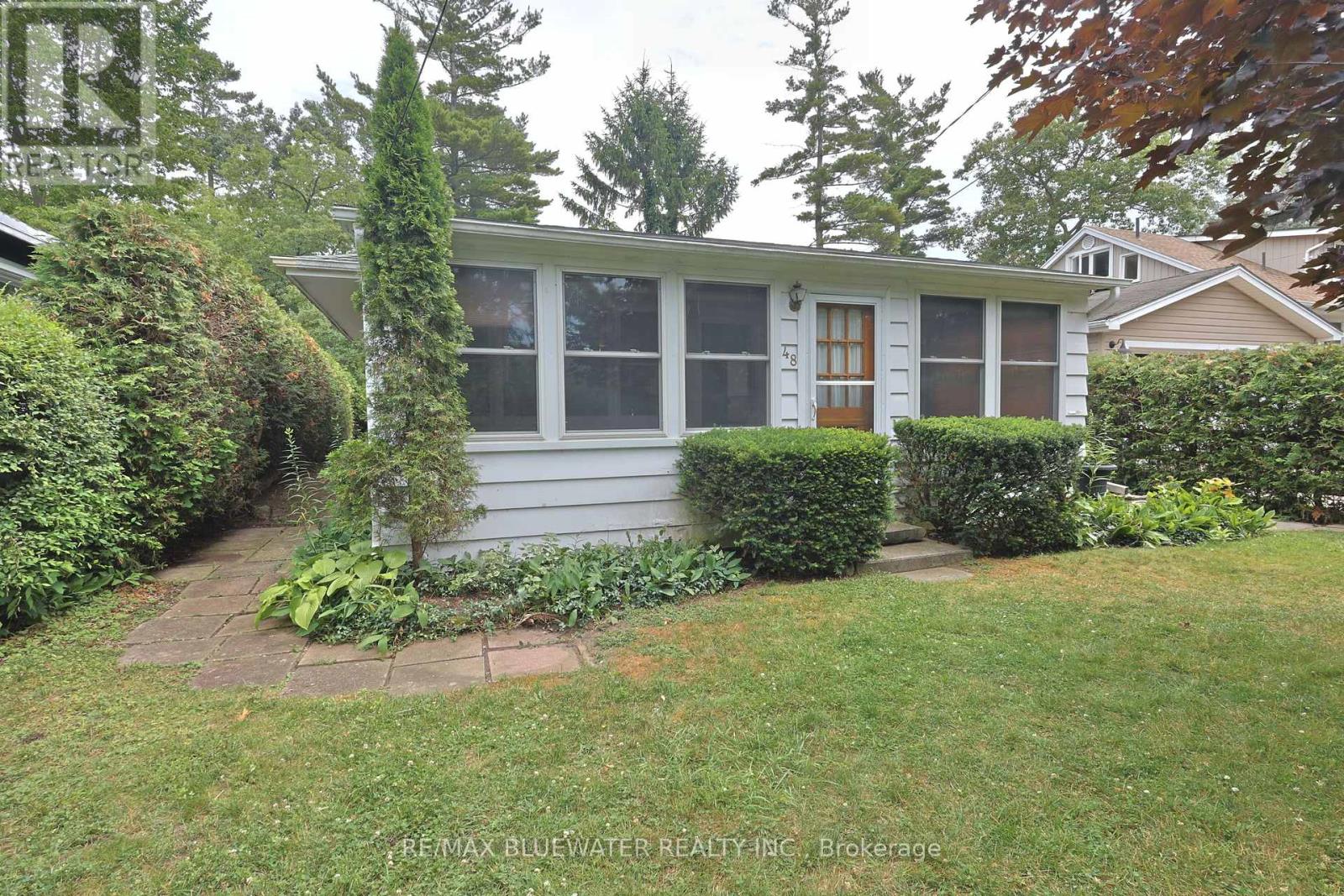 48 Hill St, Lambton Shores, ON N0M 1T0