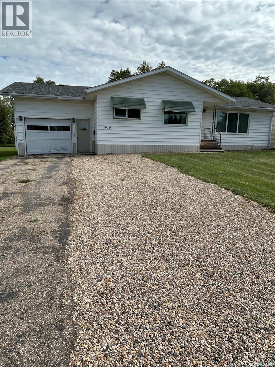 304 Prouse St, Kelvington, SK S0A 1W0