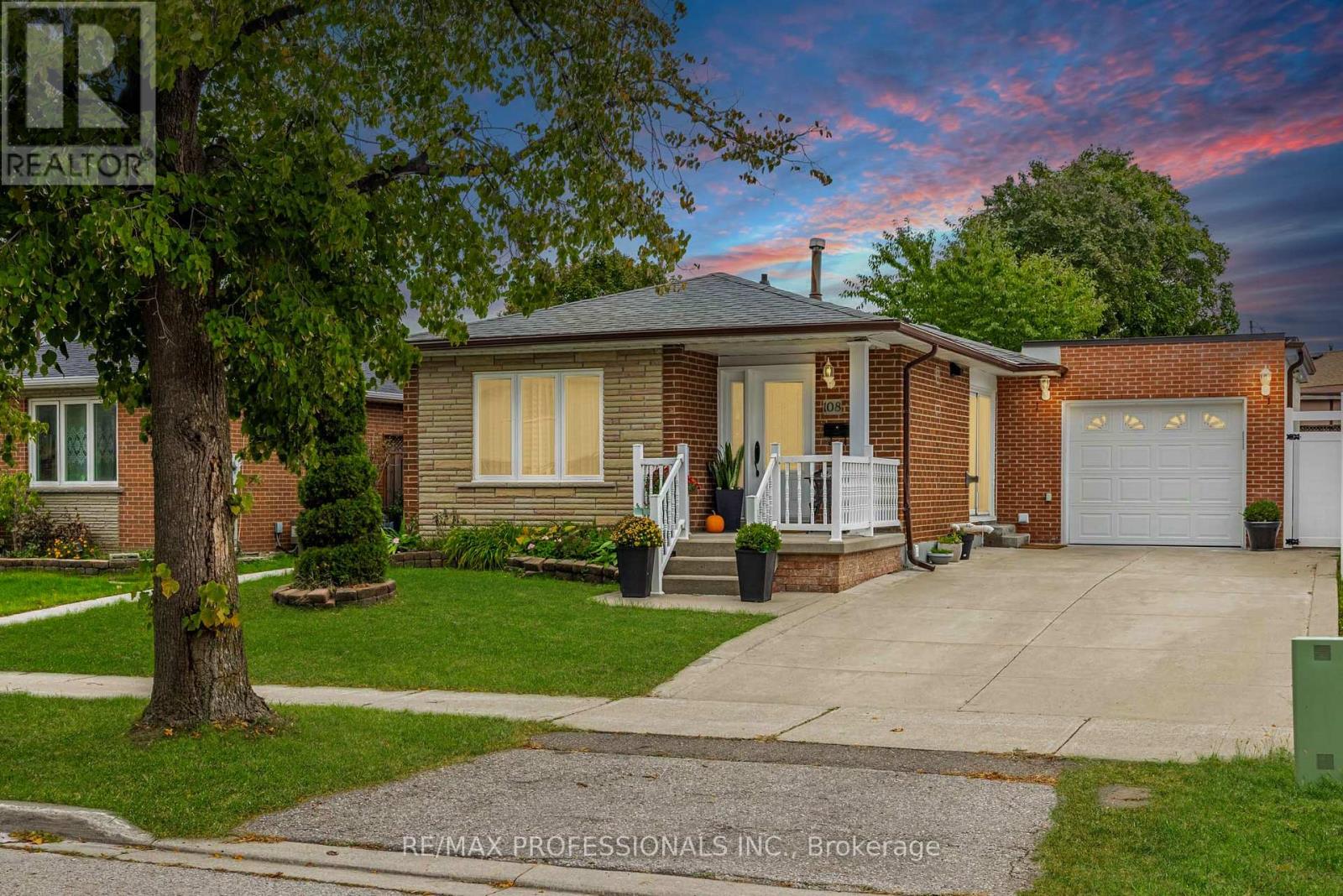 108 Avening Dr, Toronto, ON M9V 4E6