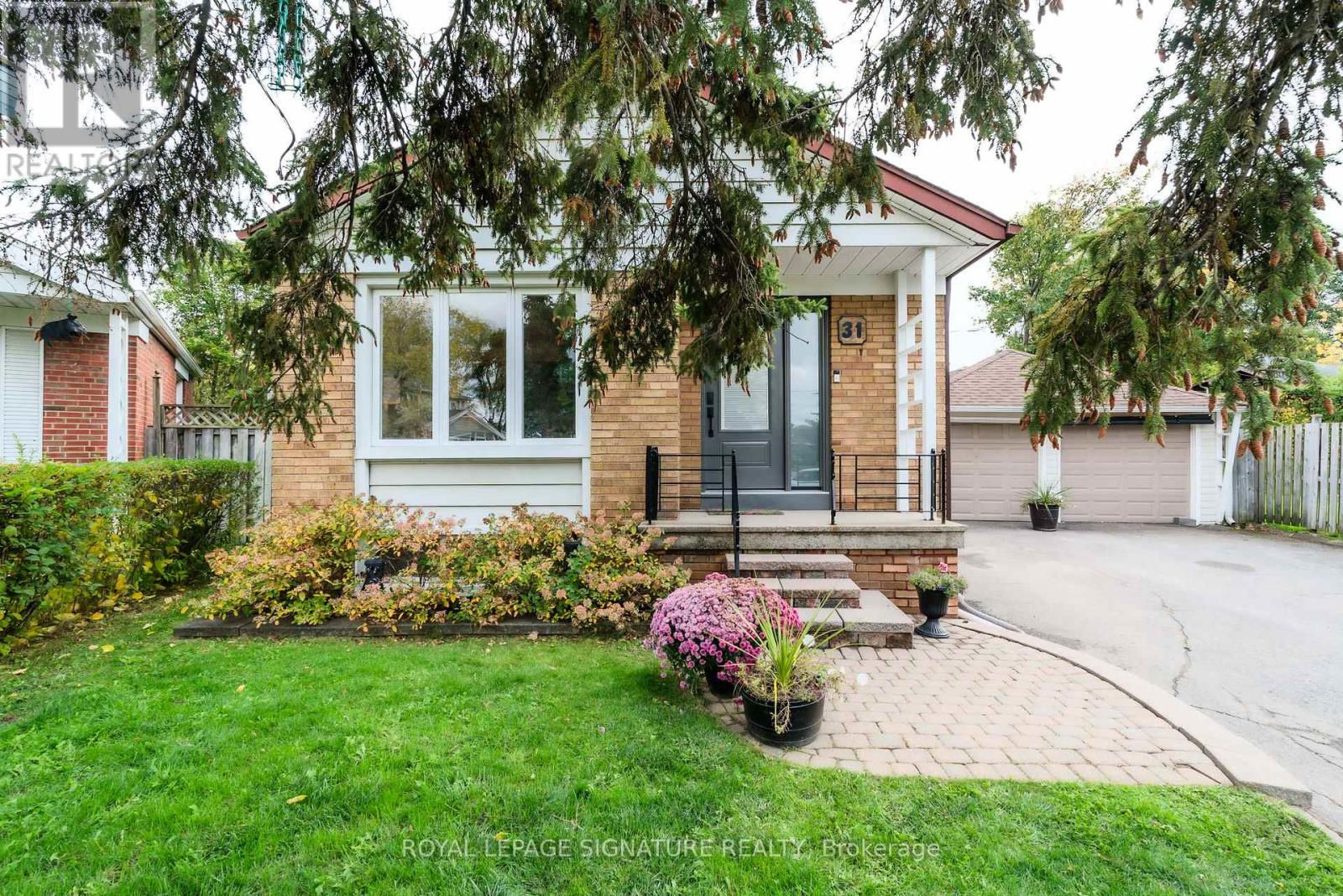 31 Castille Ave, Toronto Wexford-maryvale, ON M1R 2C2