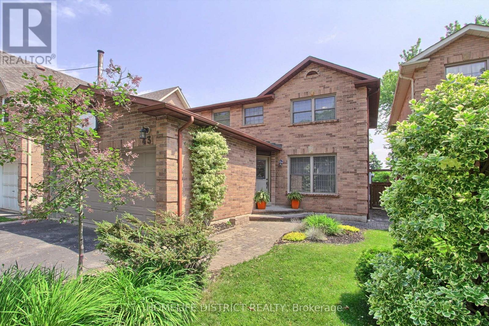 43 Daniels Cres, Ajax, ON L1T 1X8