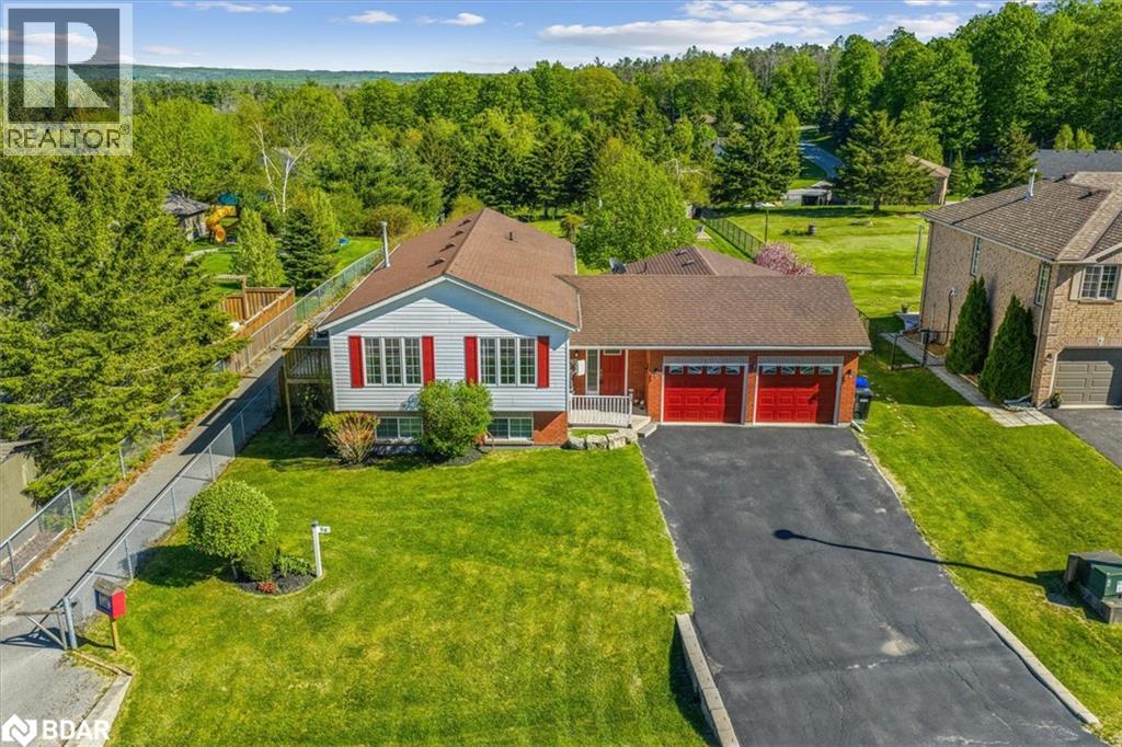 54 Marlow Cir, Springwater, ON L0L 1V0