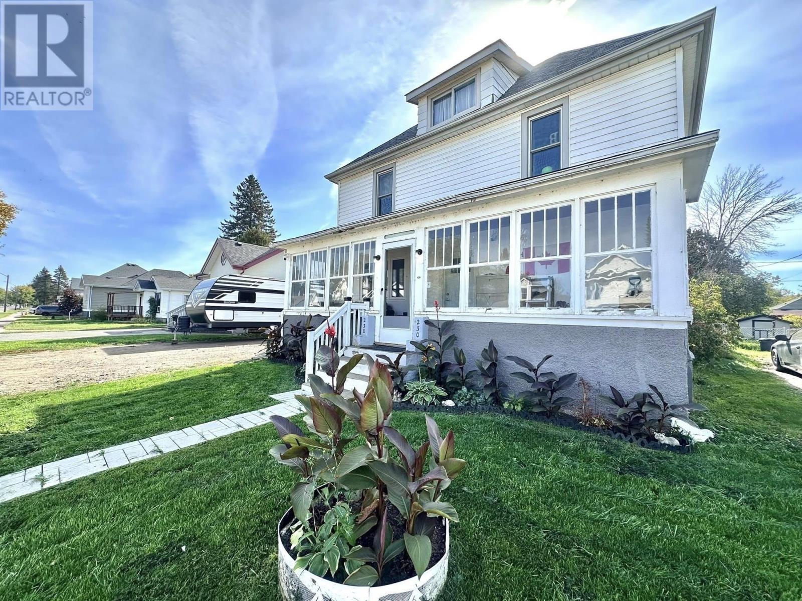 230 Amelia St E, Thunder Bay, ON P7E 3Z7