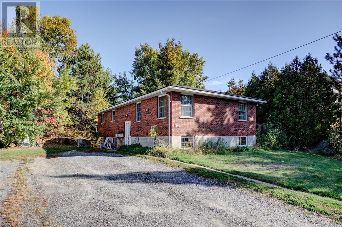 1606 Bancroft Dr, Sudbury, ON P3B 1R8