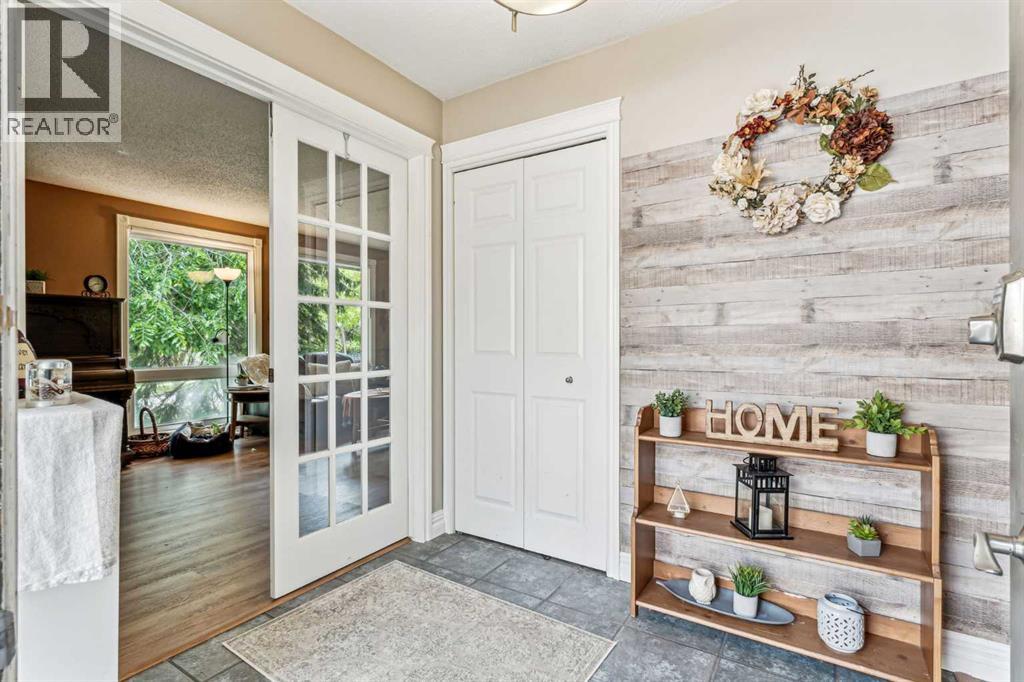 72 Avenue Ne Unit 220, Calgary, AB T2K 0N9