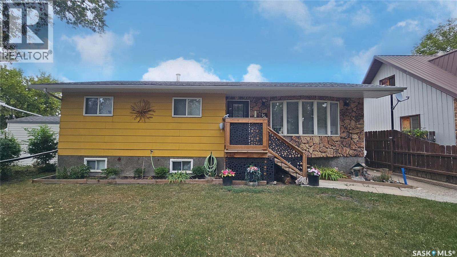 154 Coteau St W, Moose Jaw, SK S6H 5C5