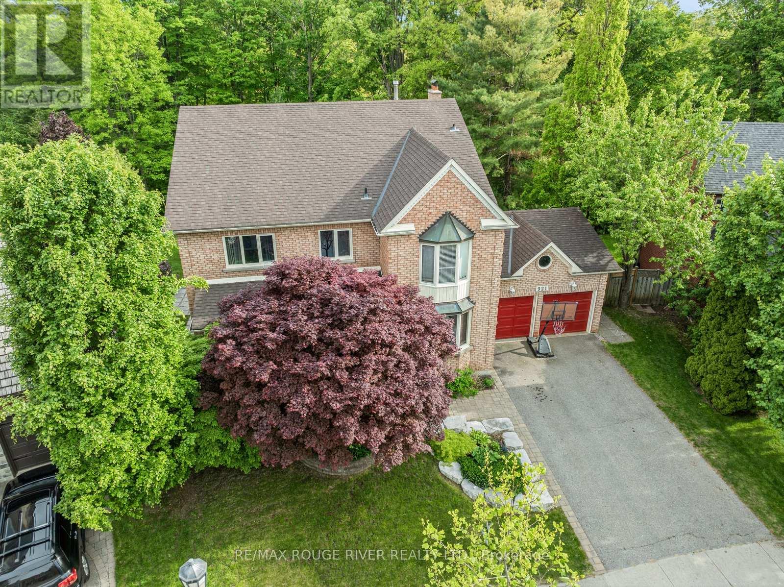 921 Duncannon Dr, Pickering, ON L1X 2M4