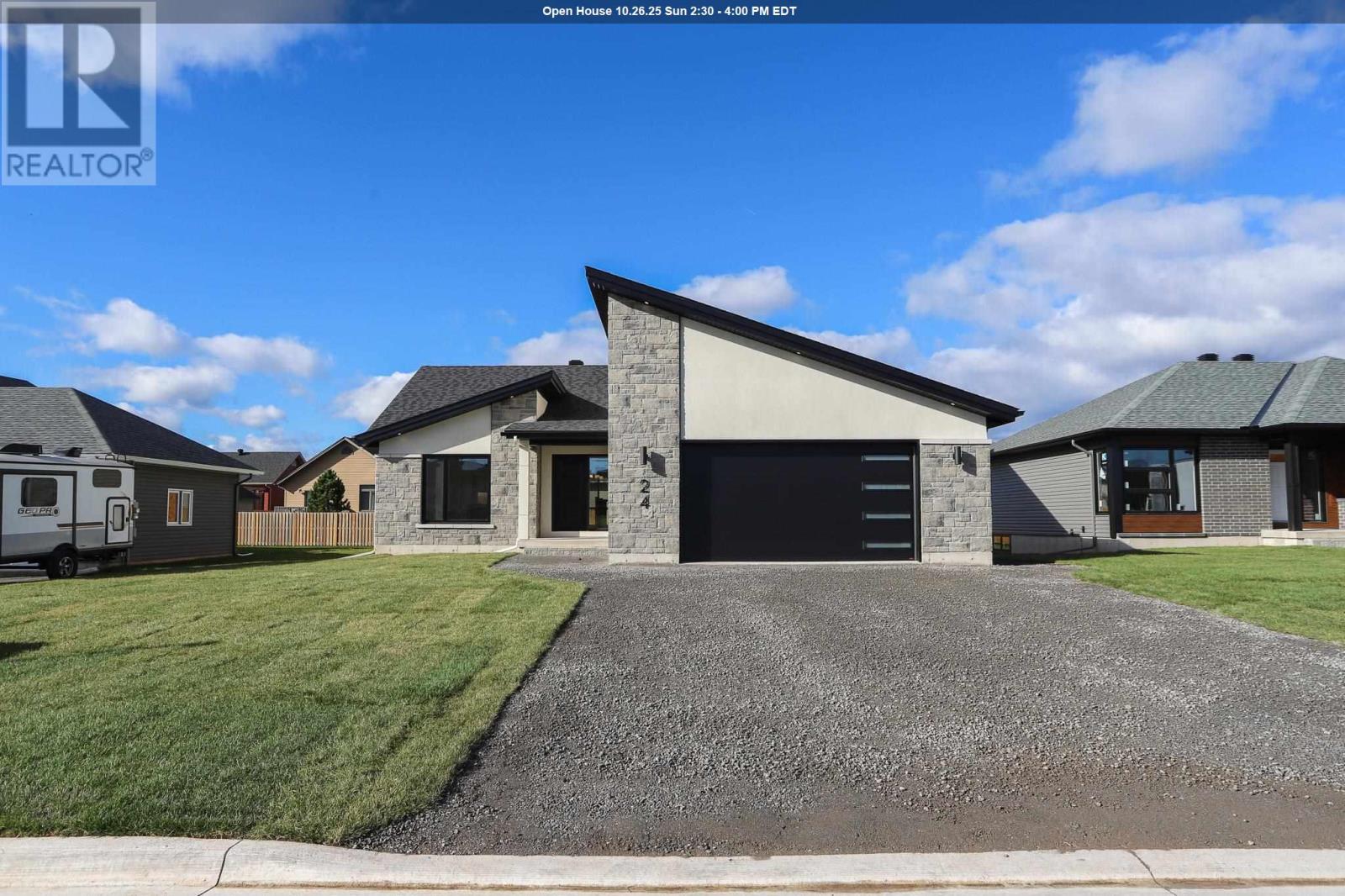 24 Noah Dr, Sault Ste. Marie, ON P6C 6E6