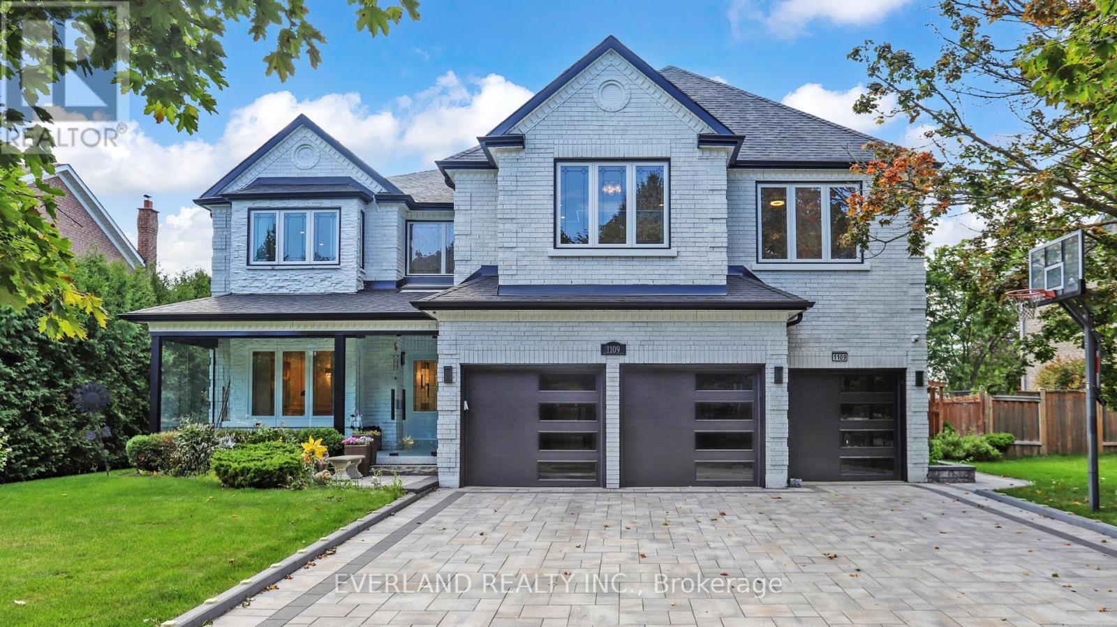 1109 Secretariate Rd, Newmarket, ON L3X 1M4