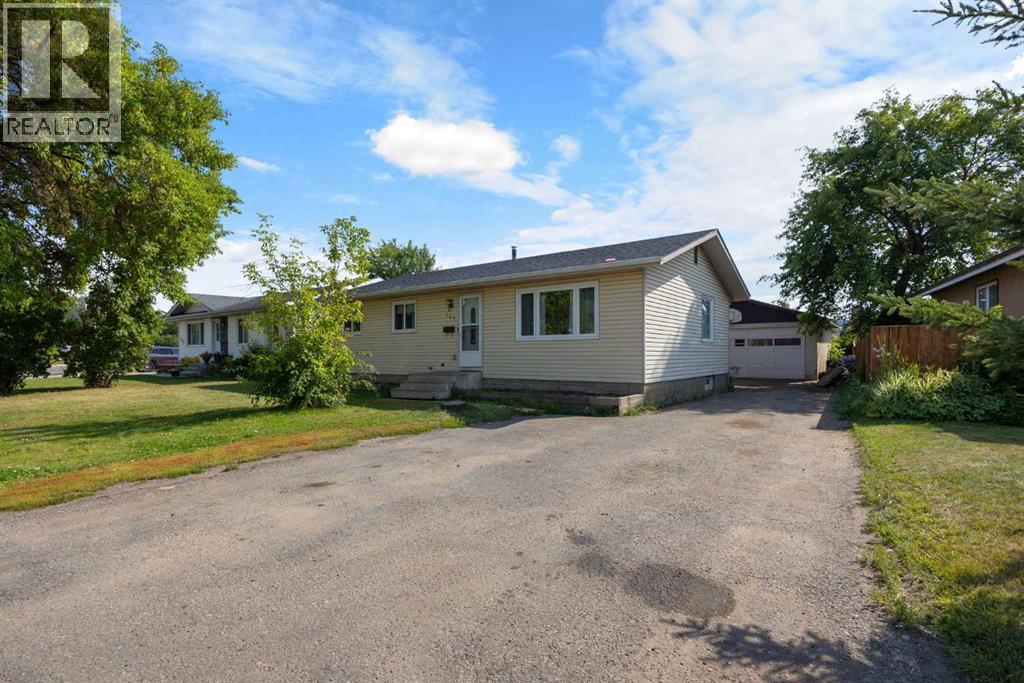 105 Hill Dr, Fort Mcmurray, AB T9H 2B4