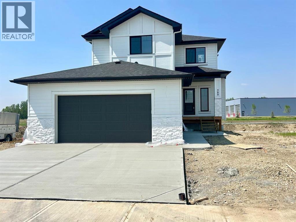 709 Mandalay Ave, Carstairs, AB T0M 0N0