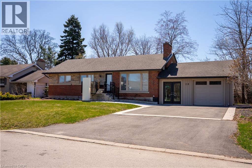 28 Dale Ave, Hamilton, ON L8G 3L9