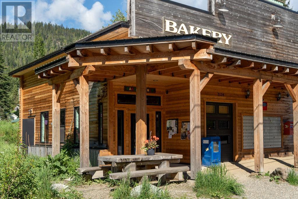 7114 1 Ave, Ymir, BC V0G 2K0