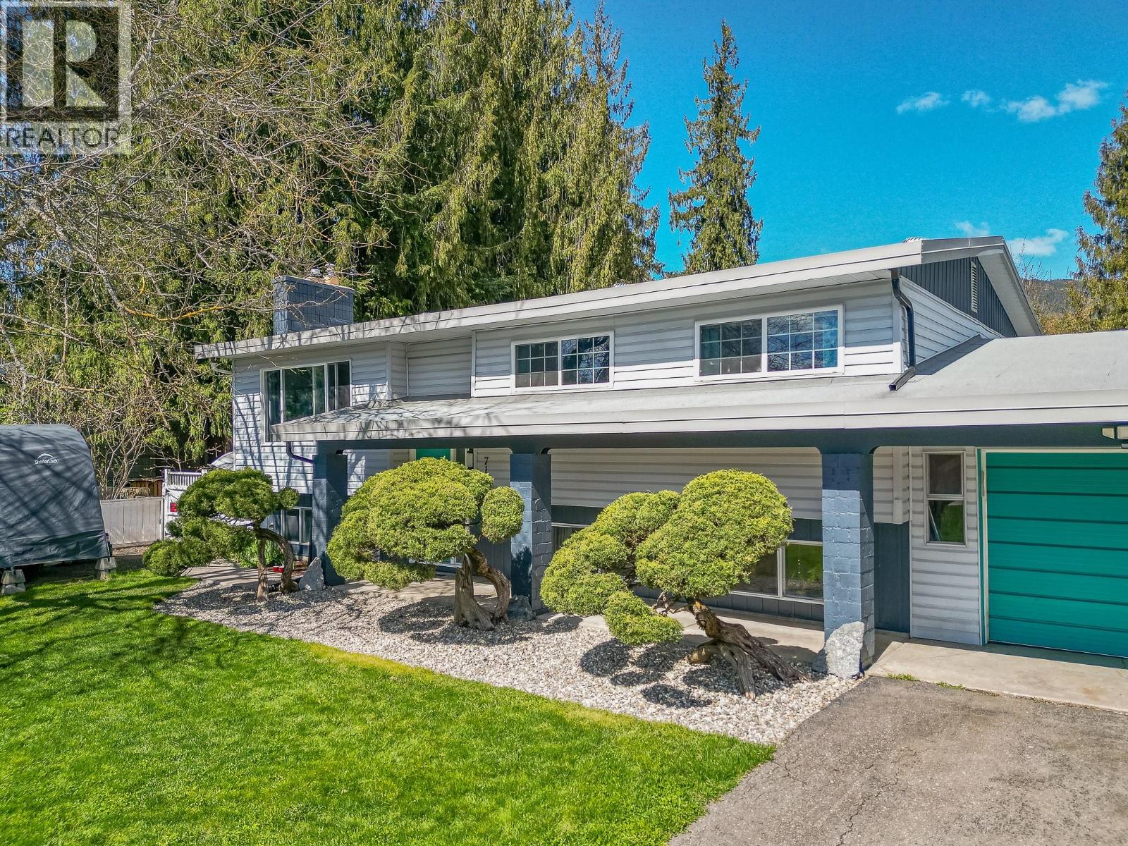 714 Maple St, Sicamous, BC V0E 2V1
