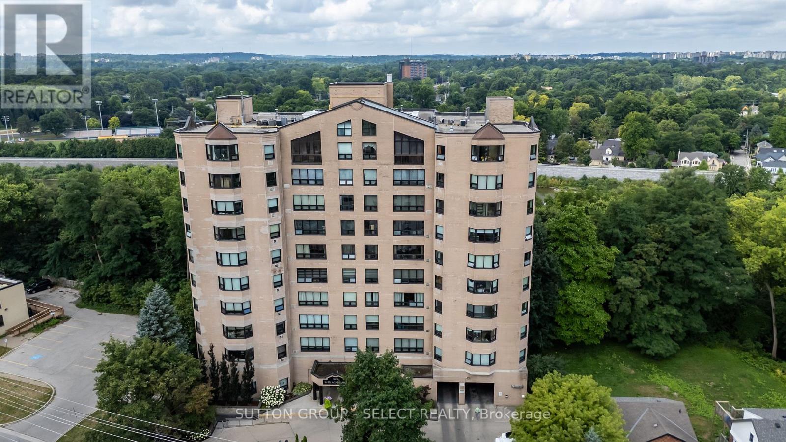 304 549 Ridout St N, London, ON N6A 5N5
