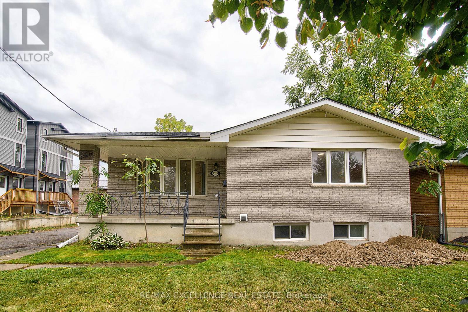 1595 Borden St, London, ON N5W 2P9