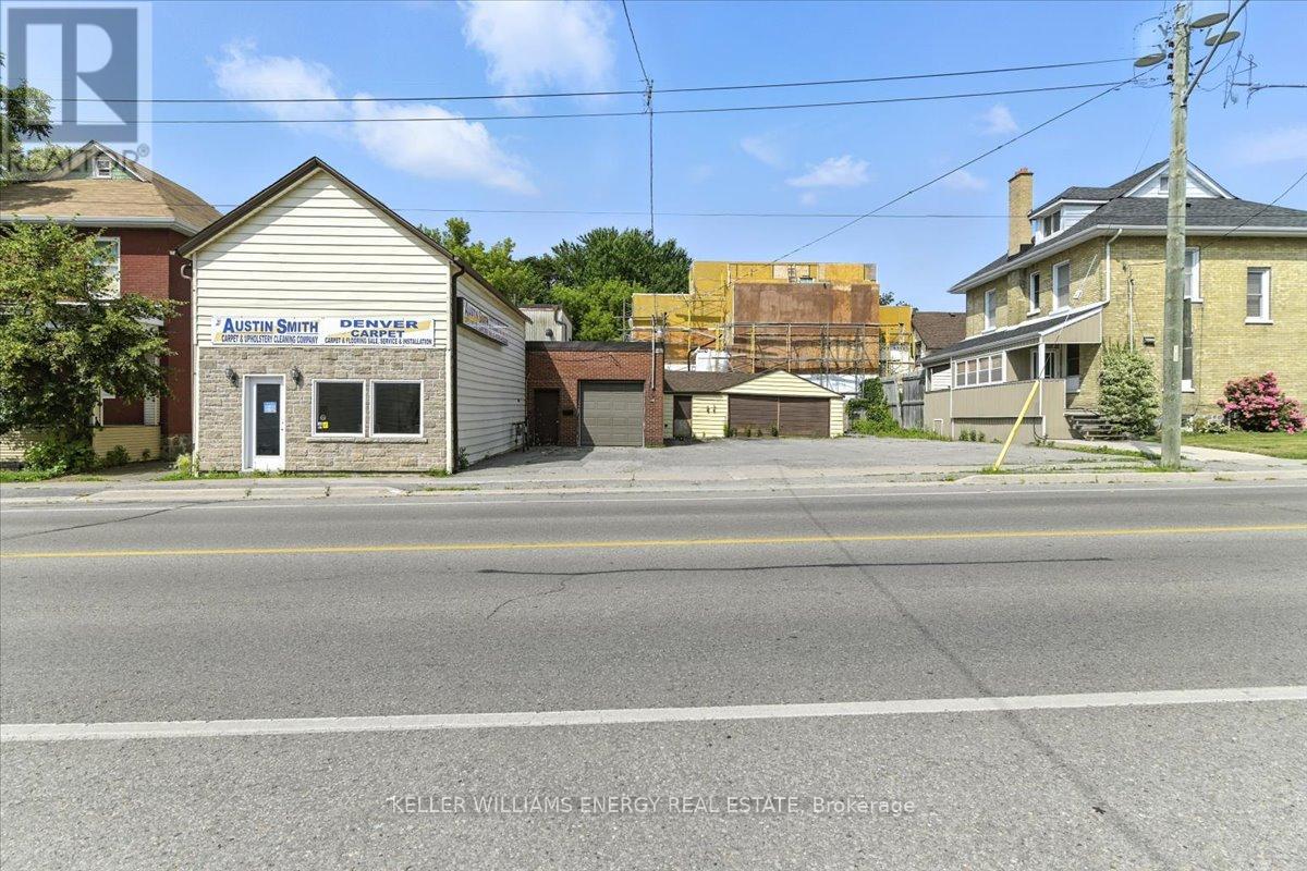 174 Mary St N, Oshawa, ON L1G 5C2