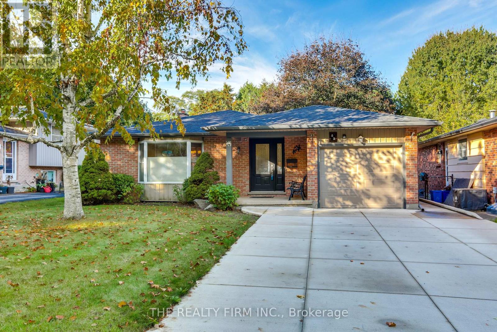 83 Fairlane Rd, London, ON N6K 3E3