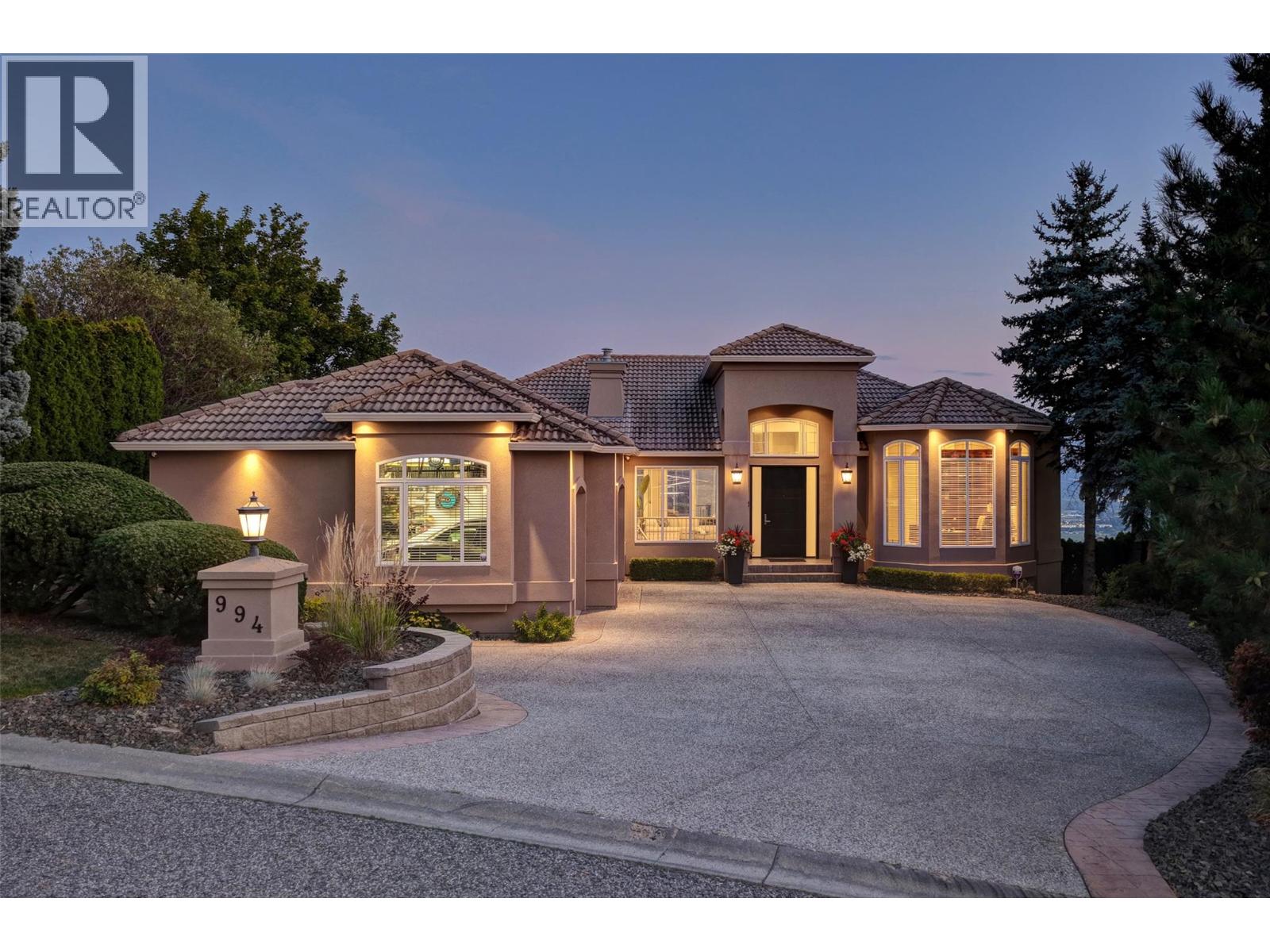 994 Skeena Dr, Kelowna, BC V1V 2K7