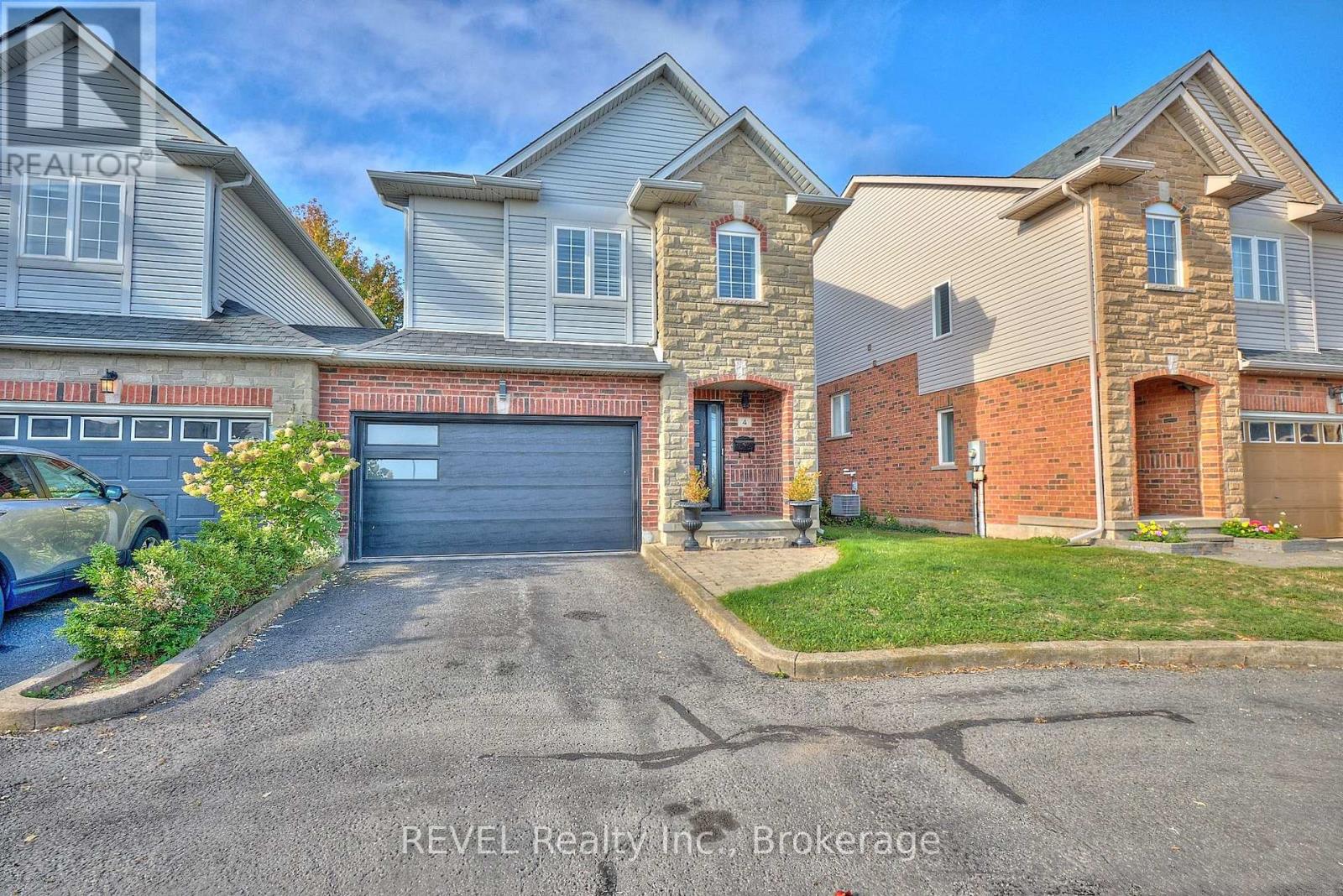 4 334 Main St E, Grimsby, ON L3M 1R2
