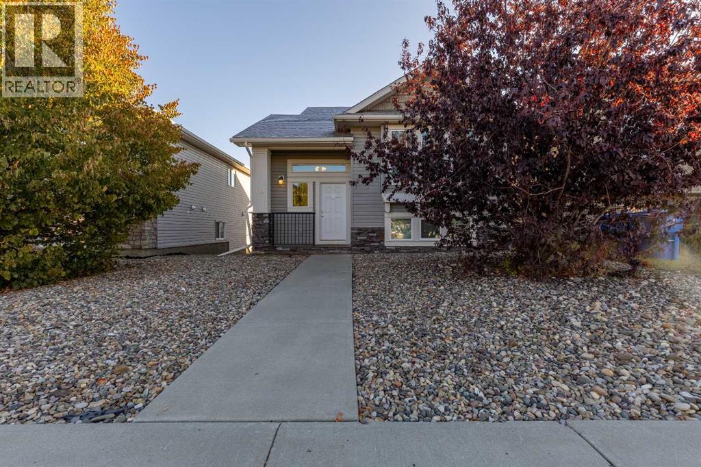 230 Mt Sundance Cres W, Lethbridge, AB T1J 0Z6