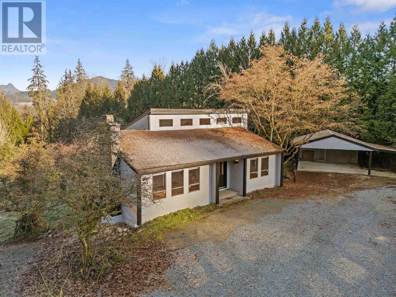 25443 Bosonworth Ave, Maple Ridge, BC V2W 1G9