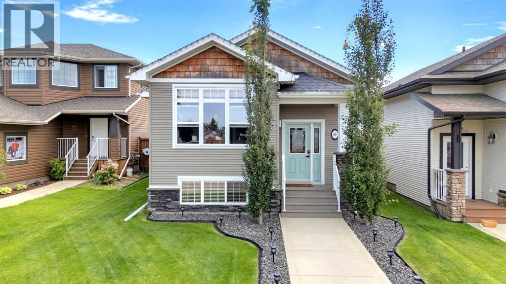 69 Bowman Cir, Sylvan Lake, AB T4S 0H9
