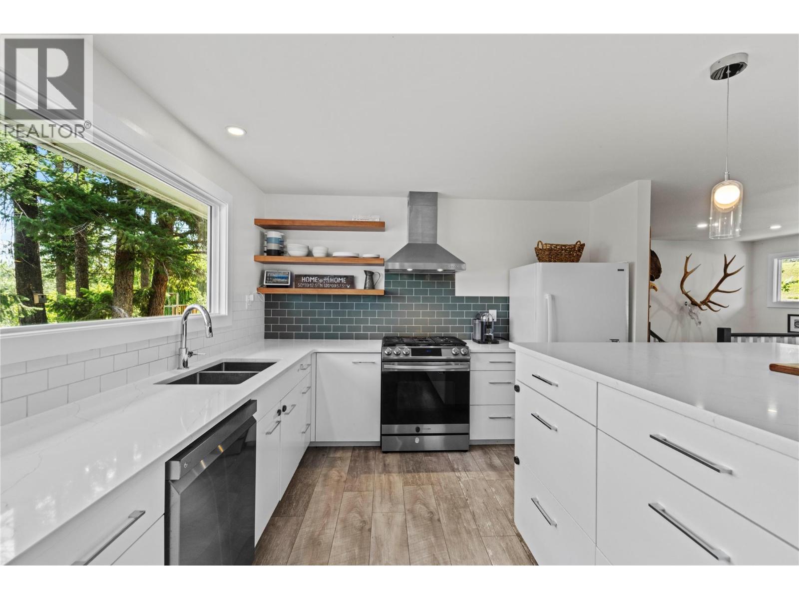 1254 Foxwood Ln, Kamloops, BC V2C 5E3