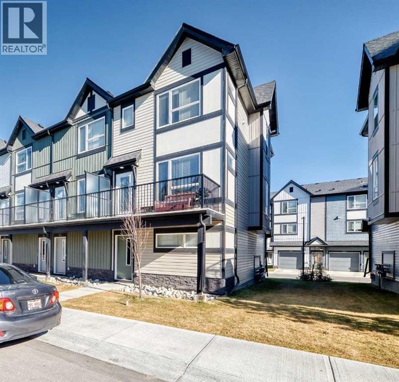 30 Evanscrest Park NW, Calgary, AB T3P 1R3