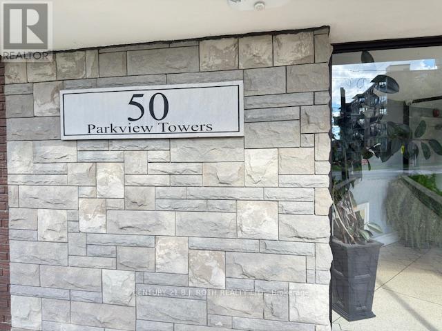 610 50 Gulliver Rd, Toronto, ON M6M 2N2