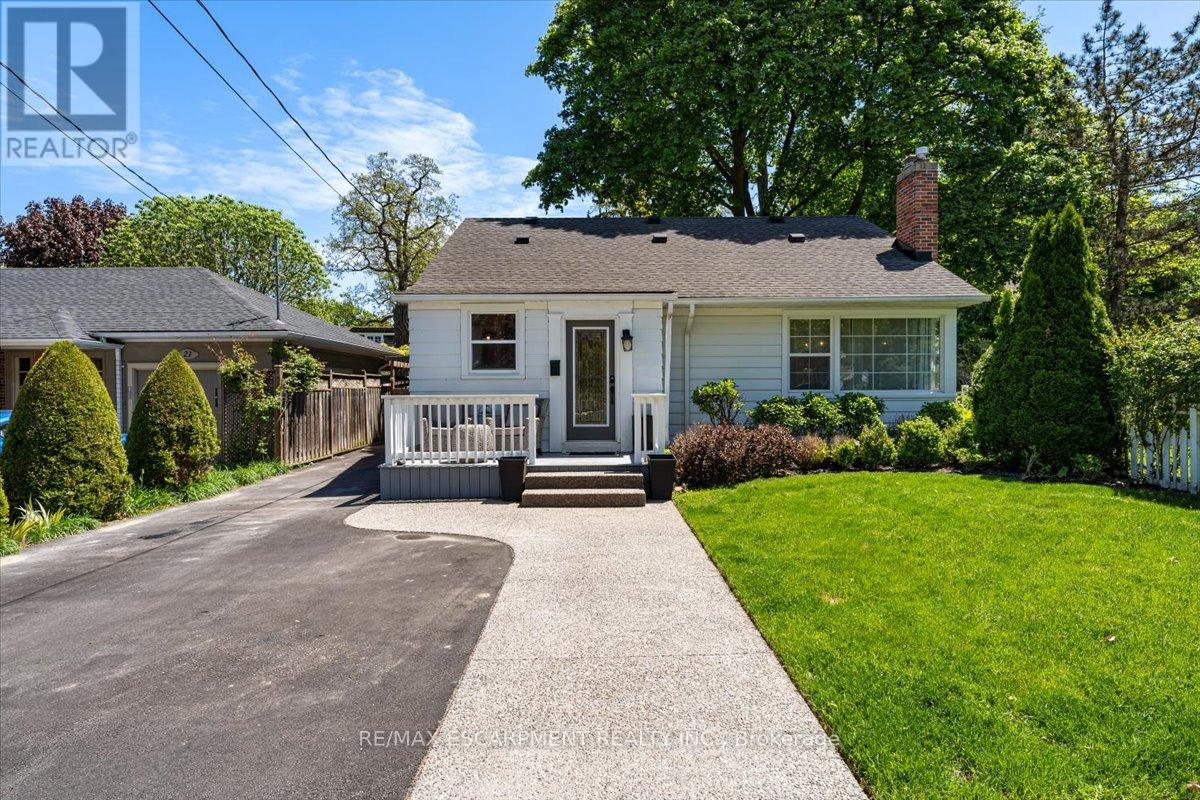 23 Nelles Blvd, Grimsby, ON L3M 3P9