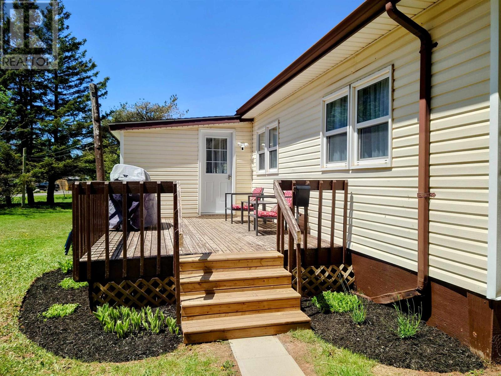 27 Brooks Ave, Summerside, PE C1N 5L6