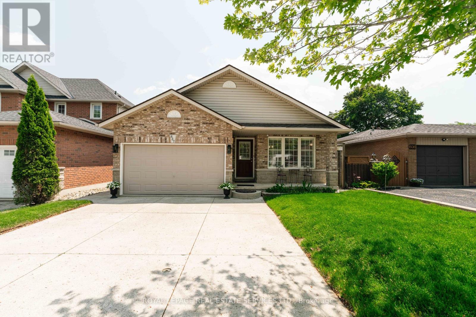 837 Upper Ottawa St, Hamilton, ON L8T 3V4