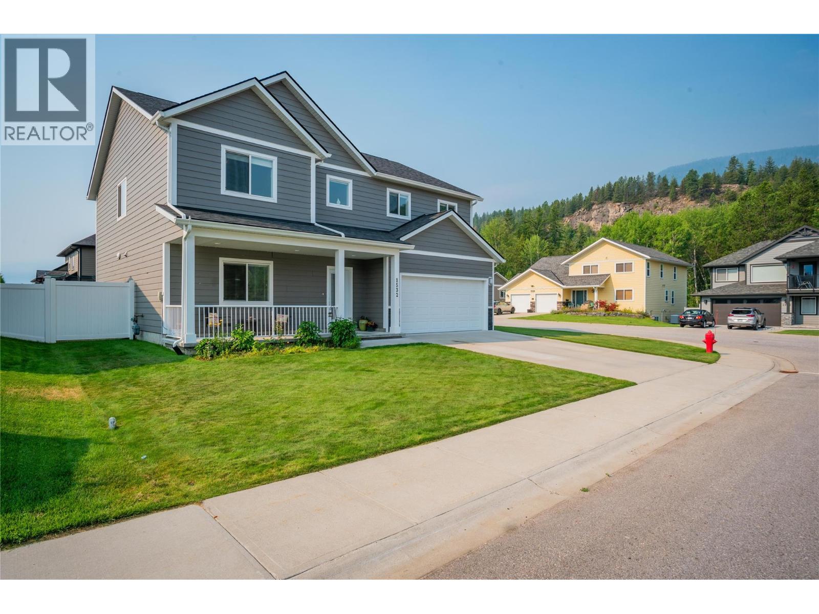 1532 Aspen Ln, Castlegar, BC V1N 4X8