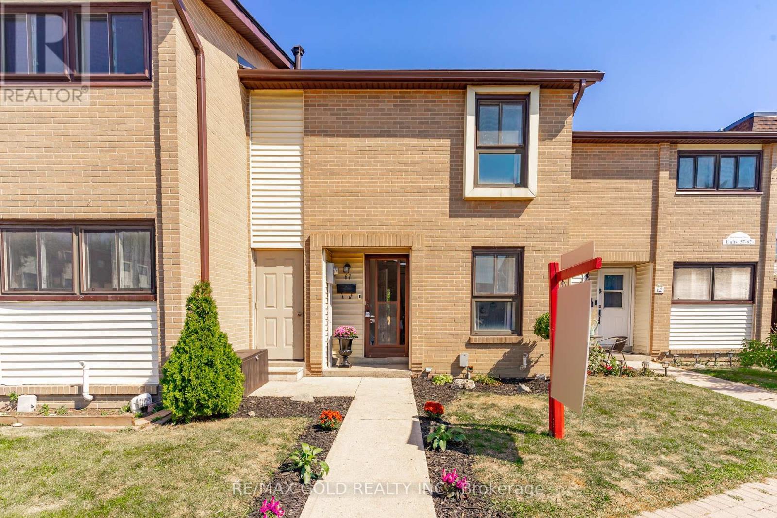 61 46 Dearbourne Blvd, Brampton, ON L6T 1J7