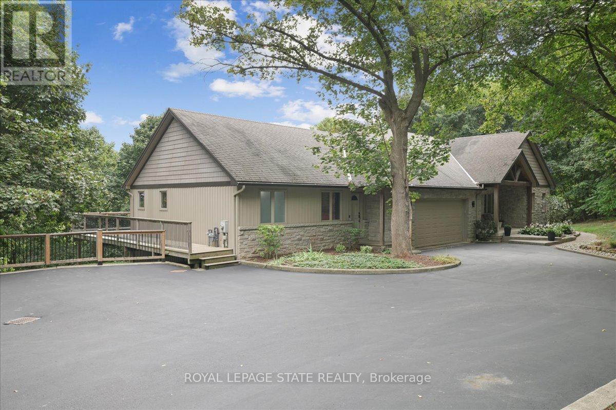55 Mountain St, Grimsby, ON L3M 3K2