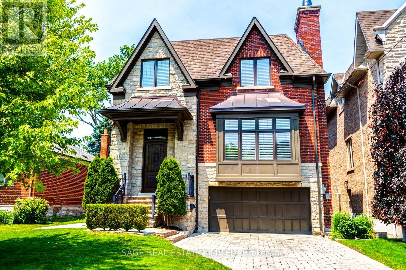 210 Burndale Ave, Toronto, ON M2N 1T3