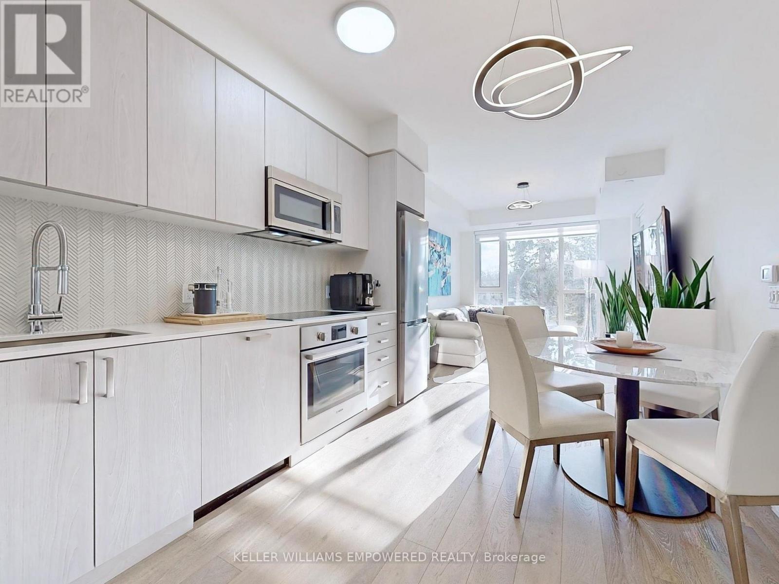 219 293 The Kingsway, Toronto, ON M9A 0E8