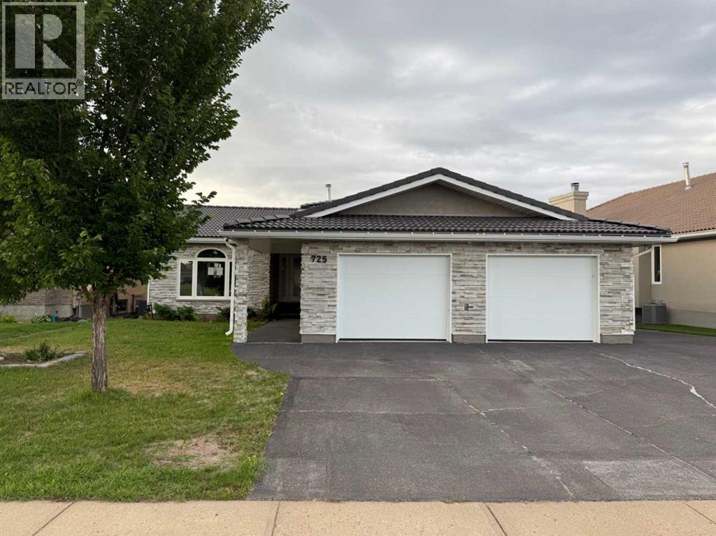 725 Taylor Rd SE, Medicine Hat, AB T1B 4A5