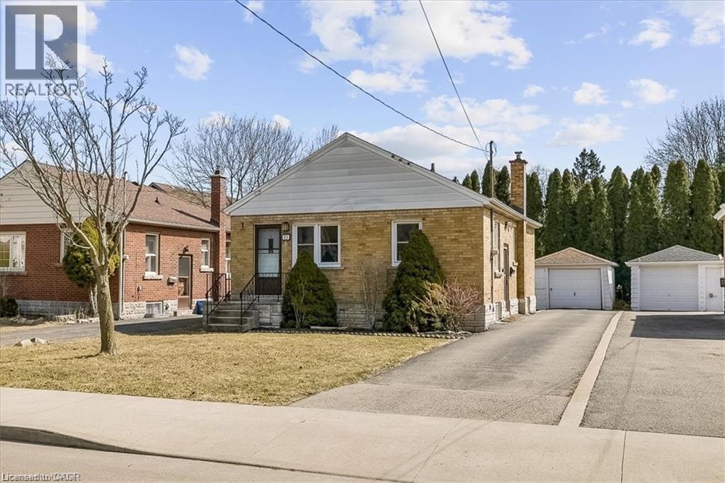 273 Bowman St, Hamilton, ON L8S 2T9