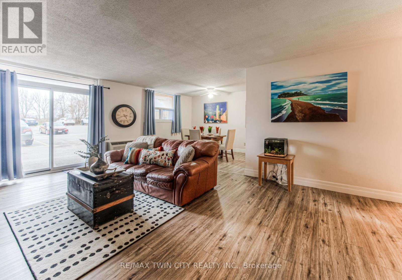 214 185 Kehl St, Kitchener, ON N2M 5B9