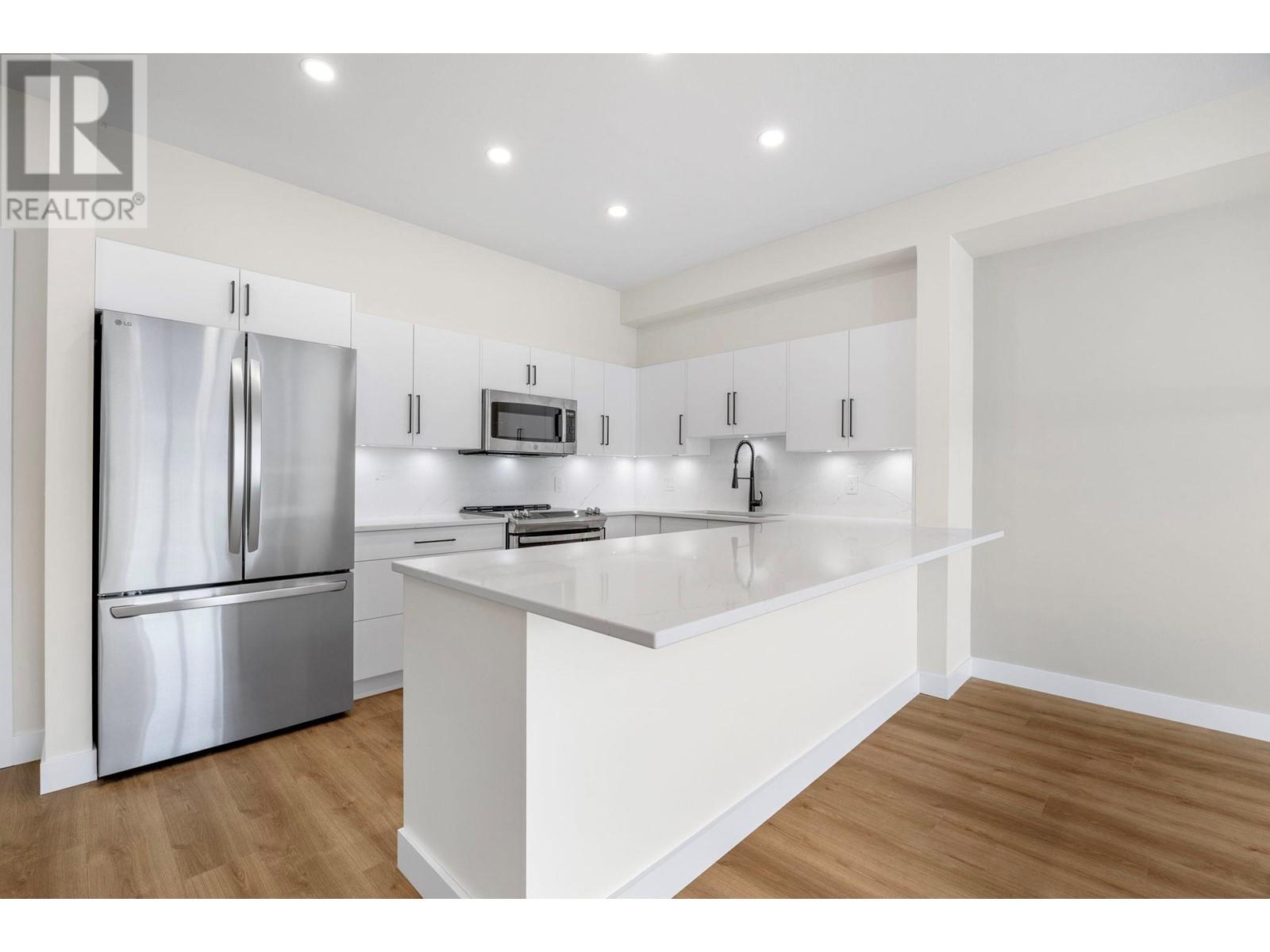 1875 Country Club Drive Unit 1618, Kelowna, BC V1V 2W7