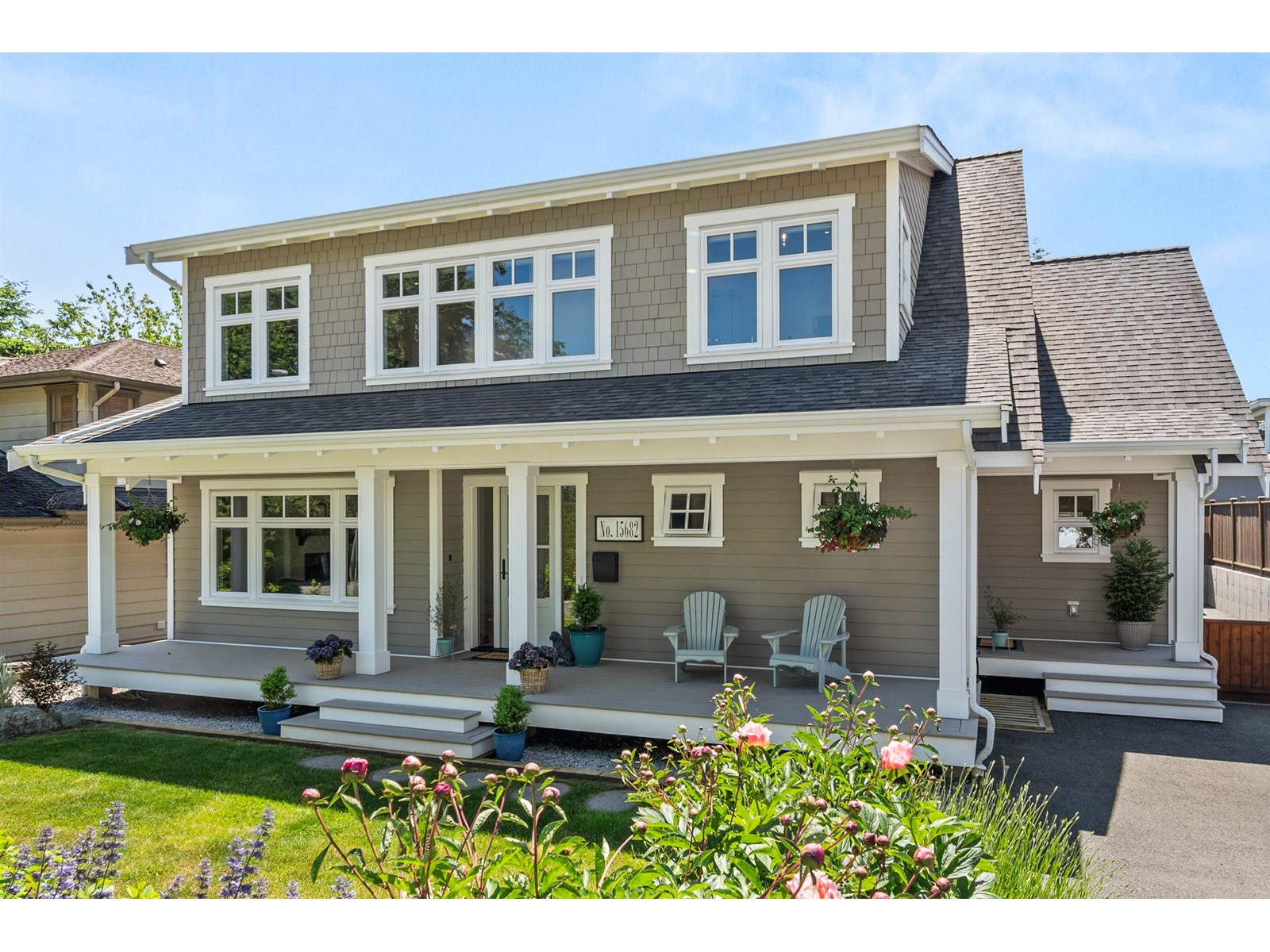 15682 Thrift Ave, White Rock, BC V4B 2M4