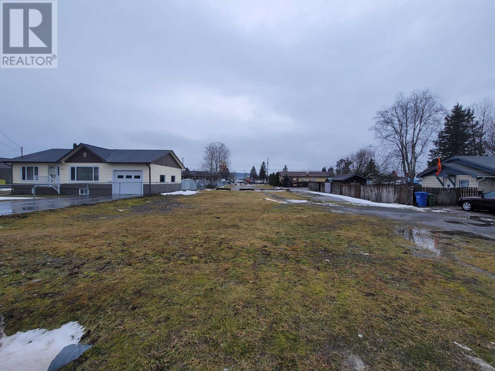4727 Park Ave, Terrace, BC V8G 1W2