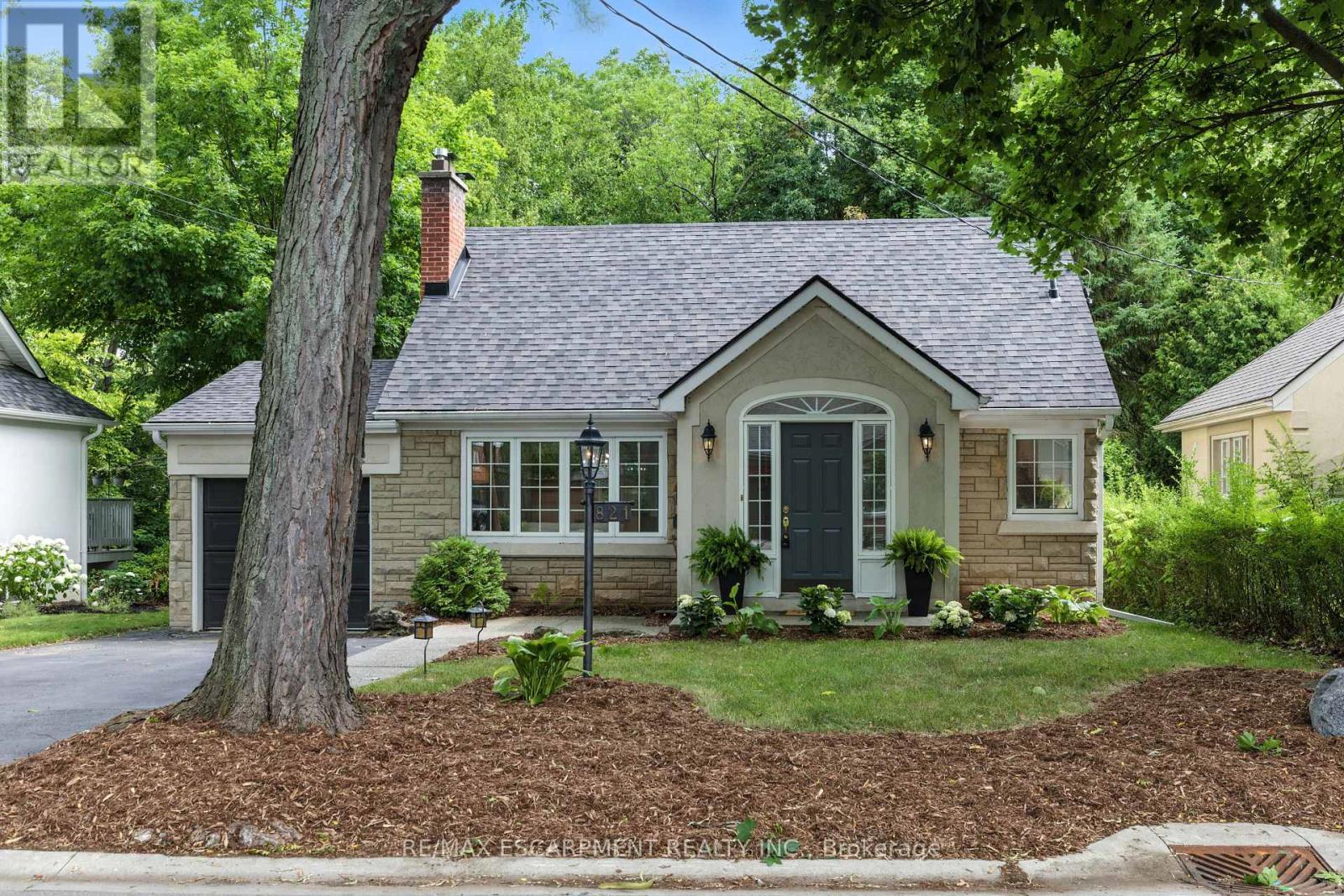 821 Shadeland Ave, Burlington, ON L7T 2M2