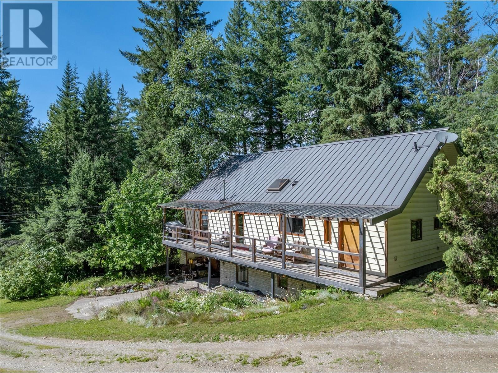 3840 Cameron Rd, Eagle Bay, BC V0E 1T0
