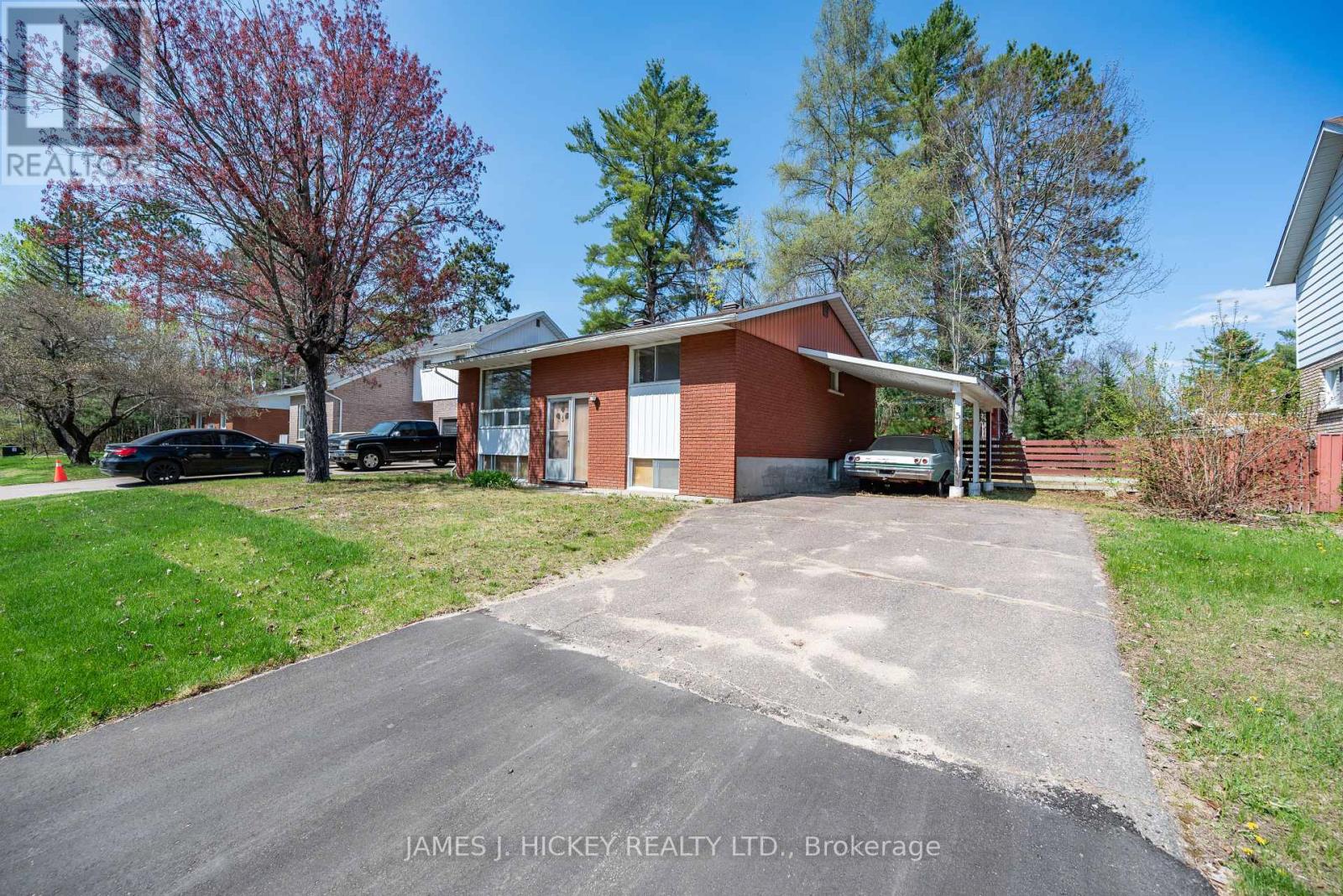 5 Hammond Ct, Deep River, ON K0J 1P0