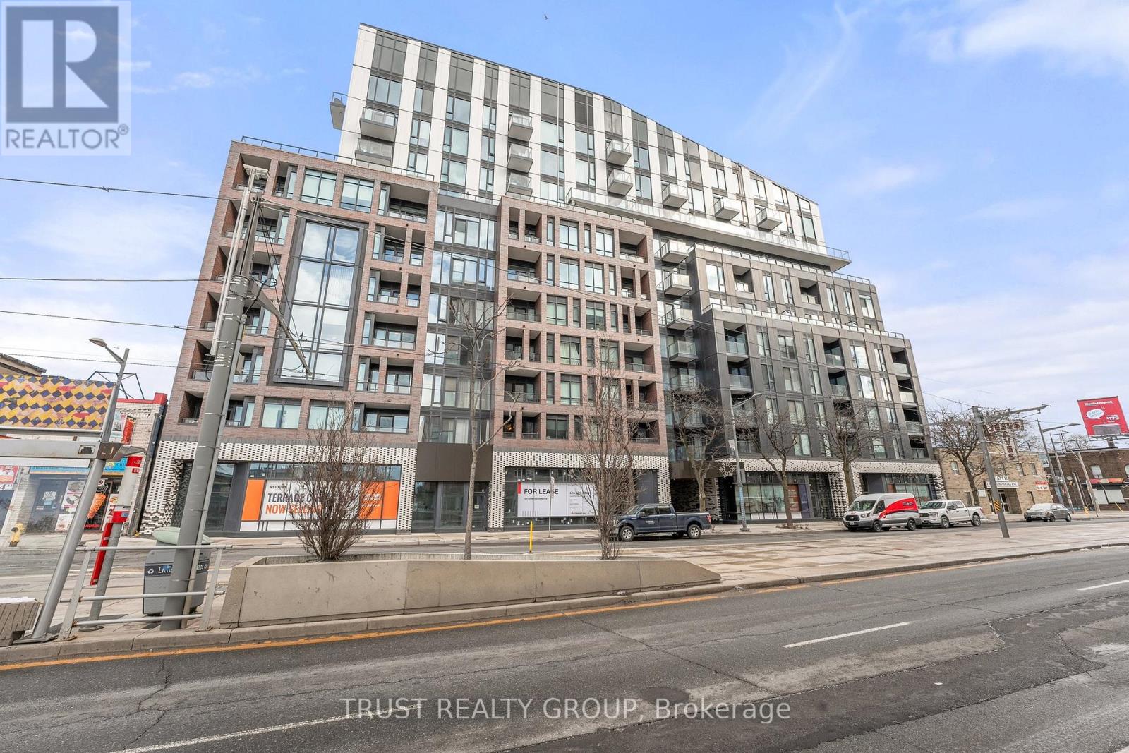 911 1808 St Clair Ave W, Toronto, ON M6N 0C1